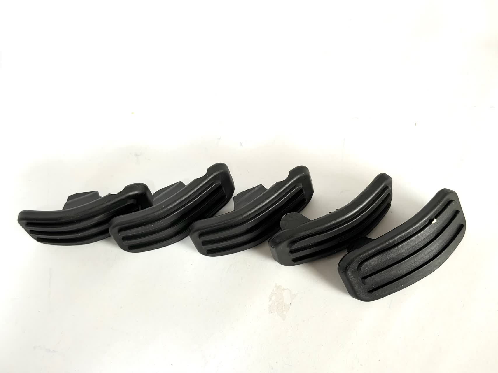 لاستیک روی پدال گاز 206
